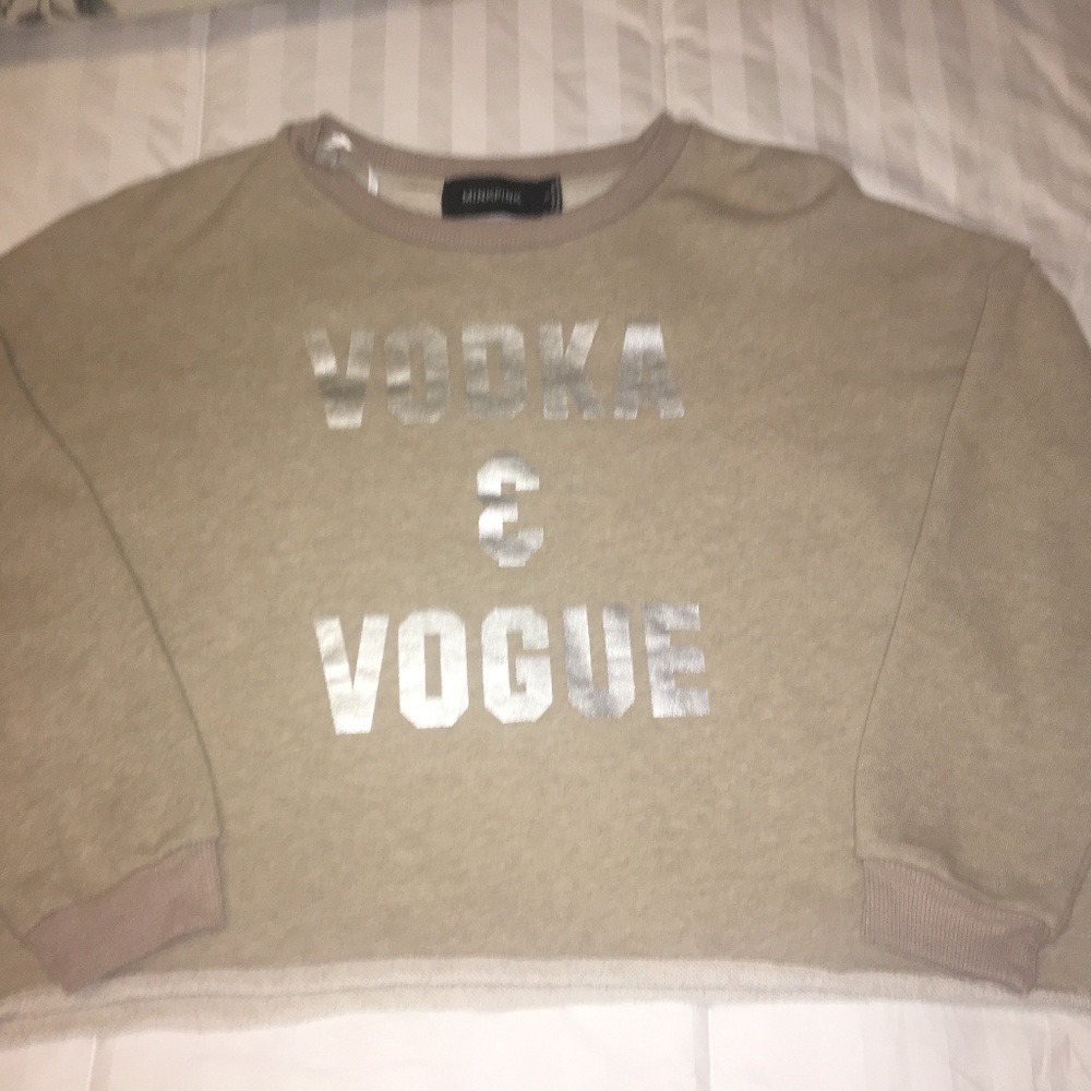 Cropped "Vodka and vogue" sweatshirt